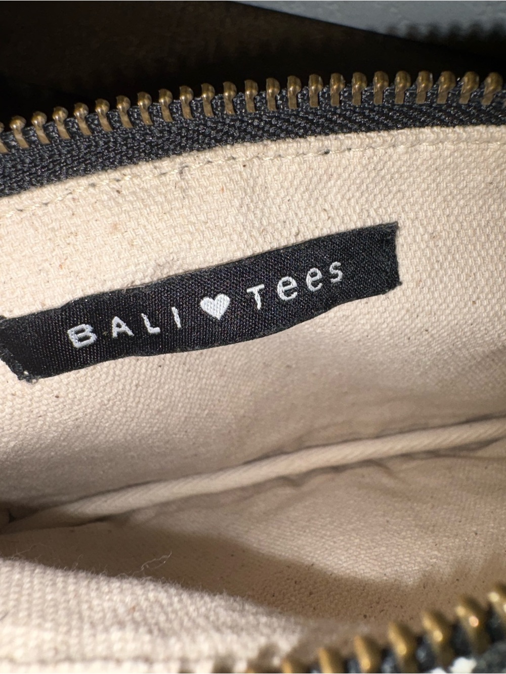 Love Bali - Bali Tees Black & White Travel Cosmetic Pouch - Picture 3 of 3